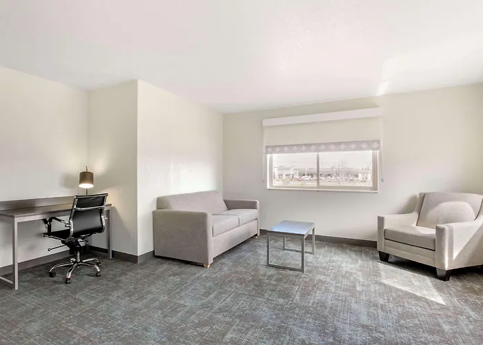 Hotel Clarion Pointe 4*