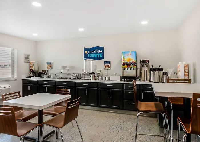 Clarion Pointe 4*