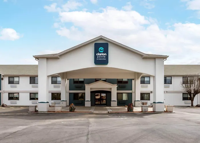 Clarion Pointe Hotel 4*