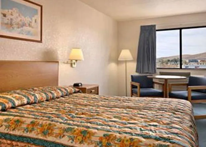 Clarion Pointe Hotel 4*